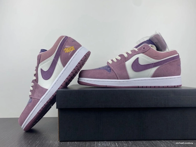 1 DR8057-500 Air Jordan (W) Unity Low 0824